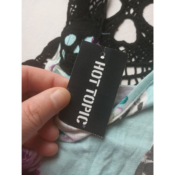 Hot Topic Skull Floral Tank Top Blue Purple Black Women Size Small NWT - Picture 3 of 5
